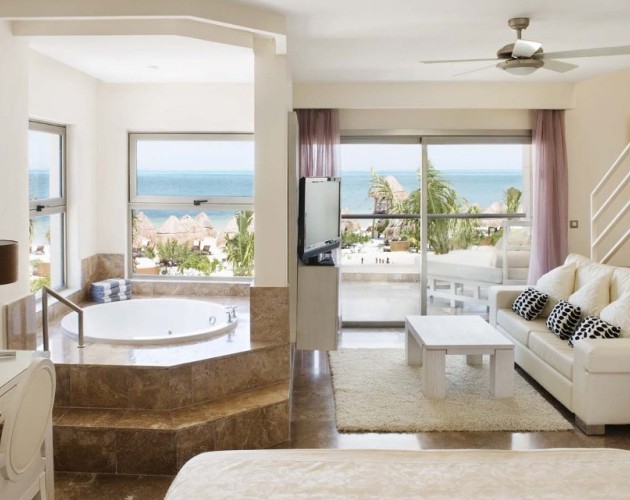 BELOVED PLAYA MUJERES *****